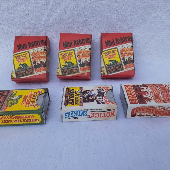 VINTAGE NOVELTY ASHTRAYS (3) - Picture 4 of 6